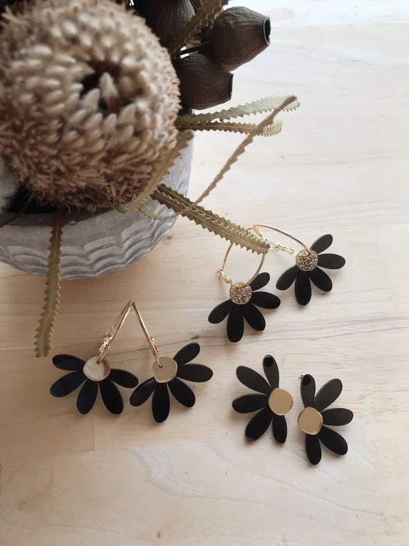 Earrings | Jumbo Daisy Hoop