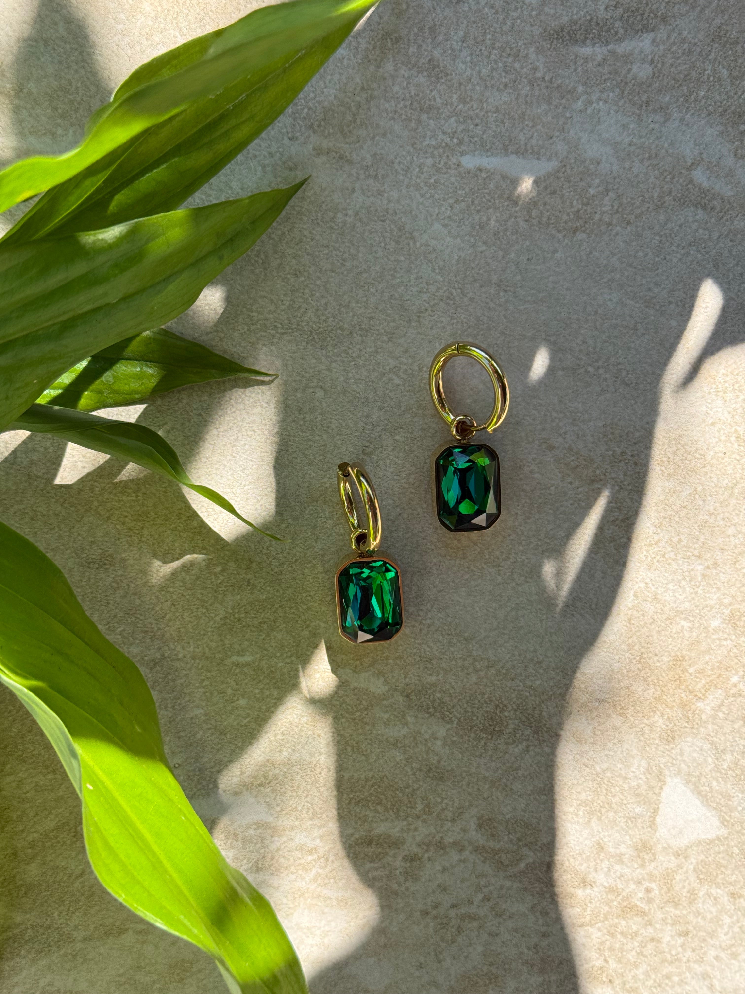 Taimana Kākāriki Gold Huggies