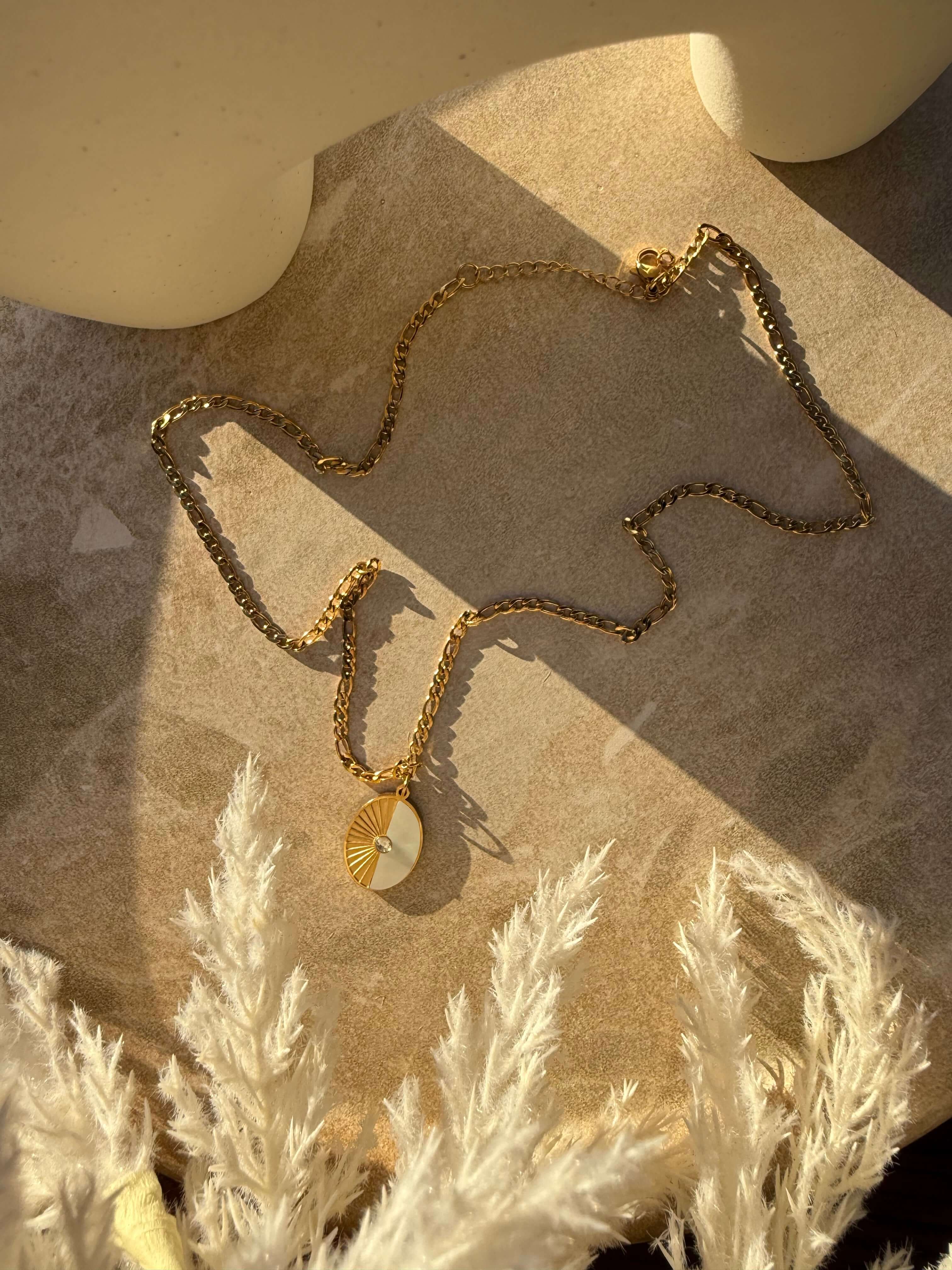 Pāua Whetū Gold Necklace